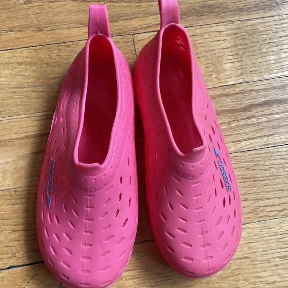 Speedo water shoes kids sz 9/10 pink